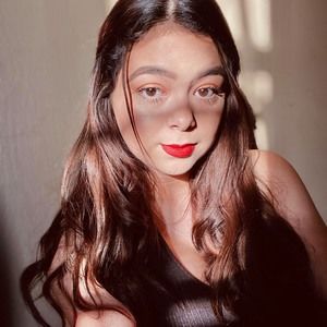 Meet your Posher, Cinthia